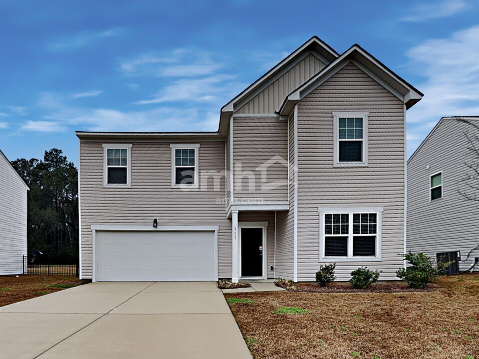 127 Orion Way in Moncks Corner, SC - Building Photo