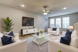 Hampton Villas in Crowley, TX - Building Photo - Building Photo