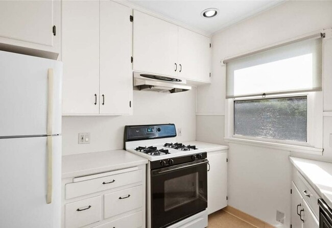 1304 Sydney St in San Luis Obispo, CA - Building Photo - Building Photo