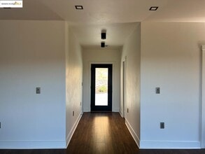 110 Duncan Hill Rd in Auburn, CA - Building Photo - Building Photo