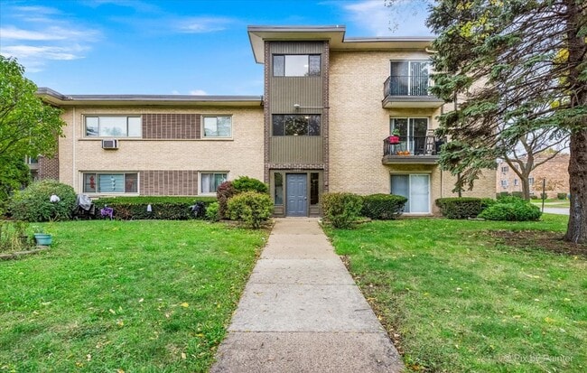 property at 1100 N Wheeling Rd