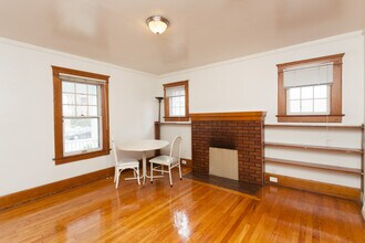 912 Sybil St in Ann Arbor, MI - Building Photo - Building Photo