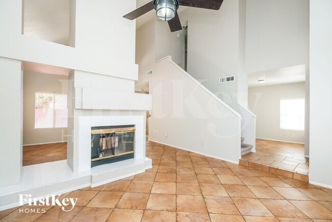 3710 W Spinnaker Ln in Tucson, AZ - Foto de edificio - Building Photo