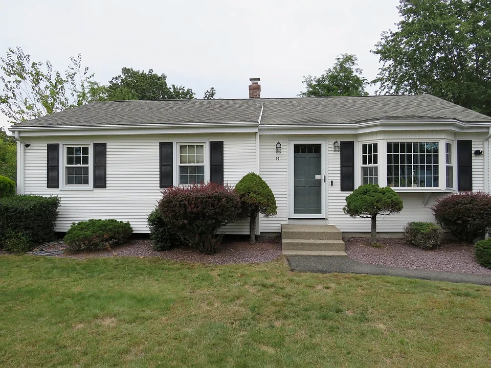 90 Fallston St in Springfield, MA - Foto de edificio