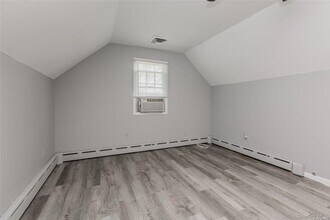 36 Vine Ln in East Northport, NY - Building Photo - Building Photo