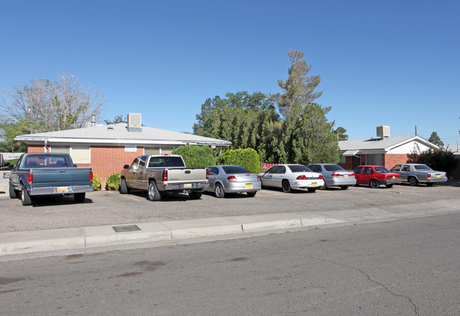 517 Kentucky St SE in Albuquerque, NM - Foto de edificio - Building Photo