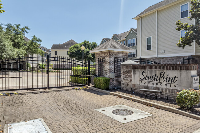 Southpoint Townhomes in Houston, TX - Building Photo - Building Photo