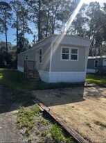 7017 Silver Lake Dr in Palatka, FL - Building Photo