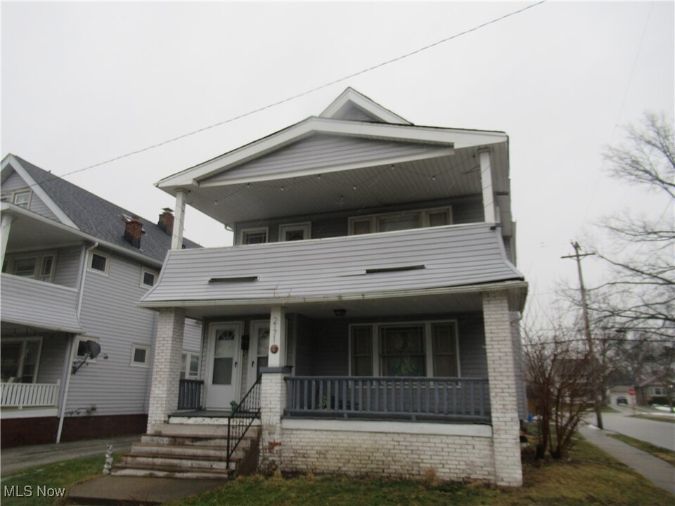 2171 Olive Ave in Lakewood, OH - Building Photo