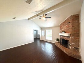 1806 Airline Dr in Katy, TX - Building Photo