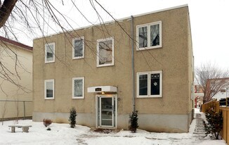 10335 114th St NW in Edmonton, AB - Building Photo