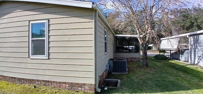 1725 Hilton Head Blvd in Lady Lake, FL - Building Photo - Building Photo