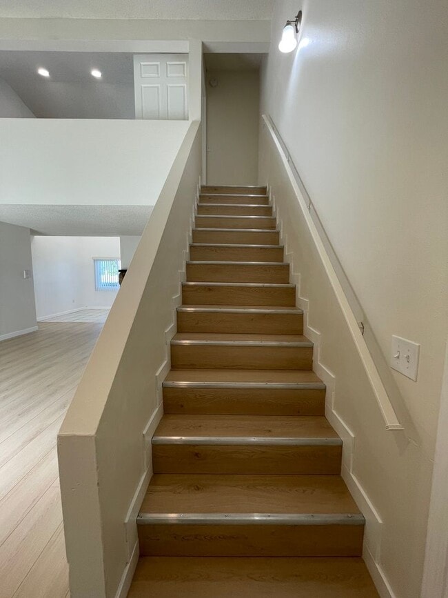 13347 Victory Blvd in Los Angeles, CA - Building Photo - Building Photo