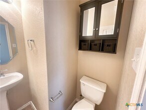 525 Tom Kemp Dr in New Braunfels, TX - Building Photo - Building Photo