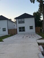 7813 Laura Koppe Rd, Unit A in Houston, TX - Building Photo