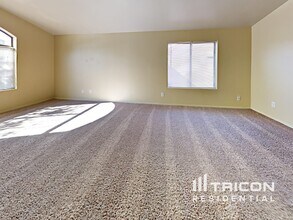 7928 W Gibson Ln in Phoenix, AZ - Building Photo - Building Photo