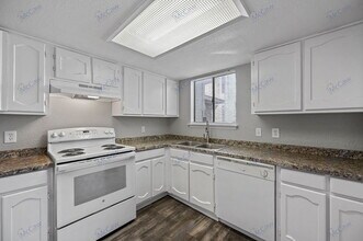 600 Starlinda Ct in Arlington, TX - Building Photo - Building Photo