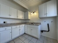 1346 Ave H 15 photo'