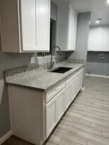 16588 Vine St in Hesperia, CA - Building Photo