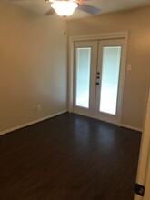 614 San Benito Ct in College Station, TX - Foto de edificio - Building Photo