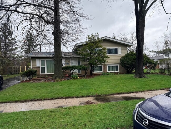 202 Kentucky St in Park Forest, IL - Building Photo - Building Photo