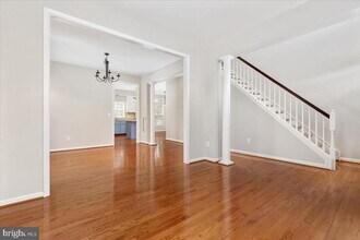 18688 Potomac Station Dr in Leesburg, VA - Building Photo - Building Photo