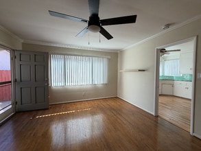 128 W Rosslynn Ave, Unit 128 in Fullerton, CA - Foto de edificio - Building Photo