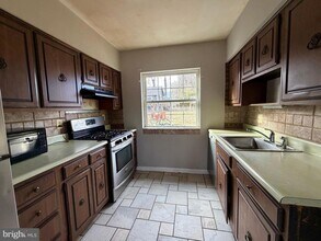 309 Missouri Ave in Herndon, VA - Building Photo - Building Photo