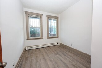 6 Waumbeck St in Boston, MA - Building Photo - Building Photo