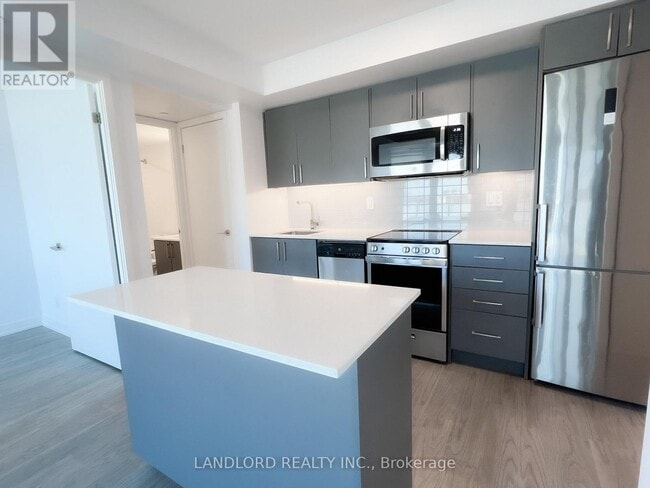 38 Monte Kwinter Ct in Toronto, ON - Building Photo - Building Photo