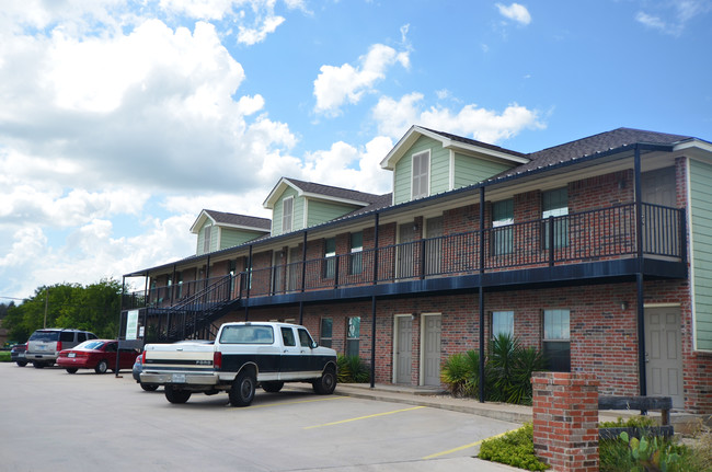 Crest View Gardens in Lacy Lakeview, TX - Building Photo - Other