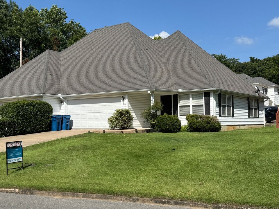 1308 S 3rd St in Mcalester, OK - Building Photo