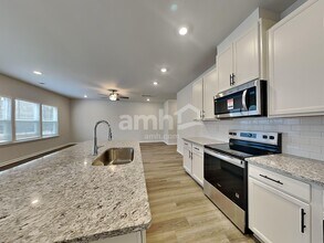 4001 Zepelin Wy in Roebuck, SC - Foto de edificio - Building Photo