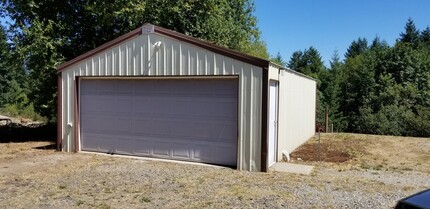 2499 SW Pine Rd in Port Orchard, WA - Building Photo - Building Photo