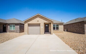 7406 5th St in Lubbock, TX - Building Photo - Building Photo