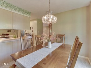 825 Bayside Dr in Greenwood, IN - Foto de edificio - Building Photo