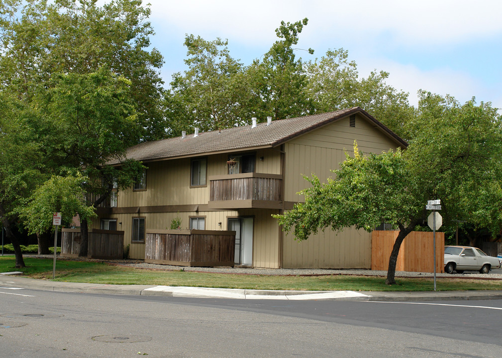 746 Carlita Cir in Rohnert Park, CA - Building Photo