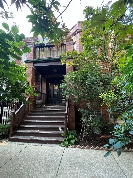 1432 W Edgewater Ave in Chicago, IL - Building Photo