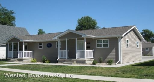 728 W Calhoun St in Macomb, IL - Building Photo