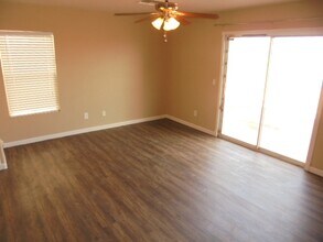 11801 N Olive St in El Mirage, AZ - Foto de edificio - Building Photo