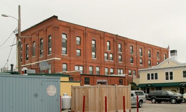 Main Block Building in Mystic, CT - Building Photo - Building Photo