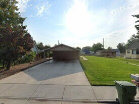 656 SW 5th St in Ontario, OR - Building Photo