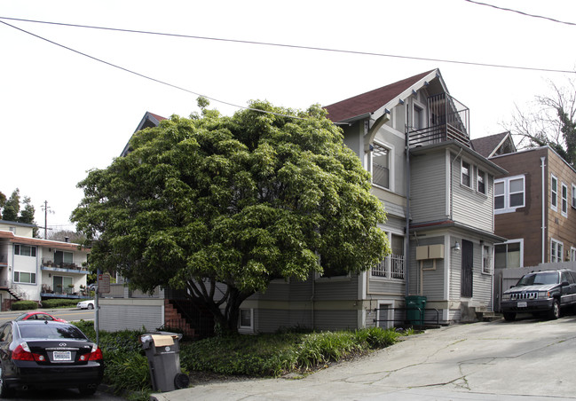 478 Vernon St in Oakland, CA - Foto de edificio - Building Photo