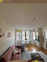 534 Commonwealth Ave in Boston, MA - Building Photo