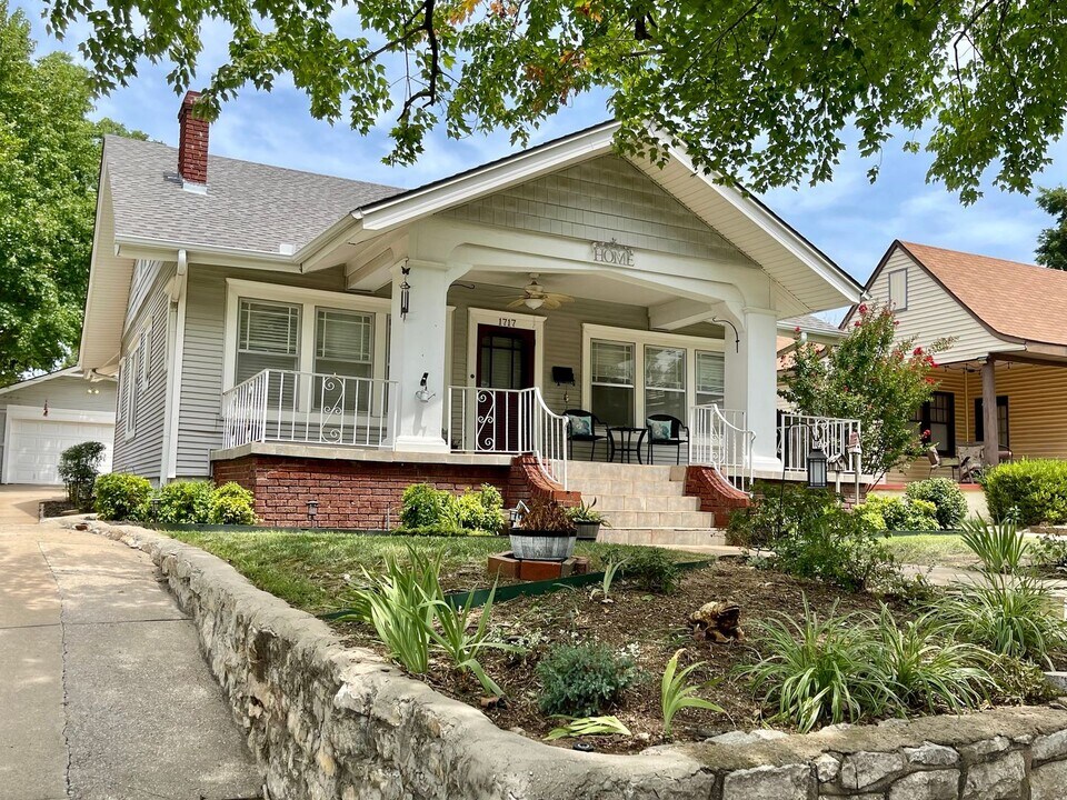 1717 E 14th Pl in Tulsa, OK - Building Photo