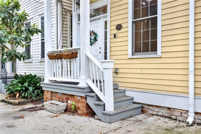property at 523 E Broad St