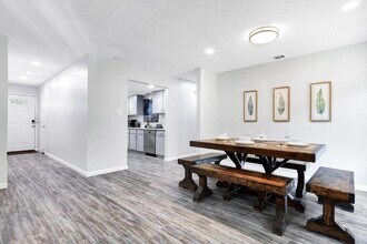 6807 Skynook Dr in Austin, TX - Building Photo - Building Photo