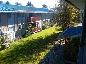 1524 Mission Rd, Unit 7 in Kodiak, AK - Foto de edificio - Building Photo