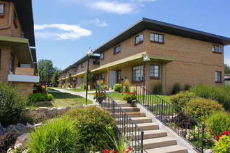 Townhomes at Two Creeks in Lakewood, CO - Building Photo - Building Photo