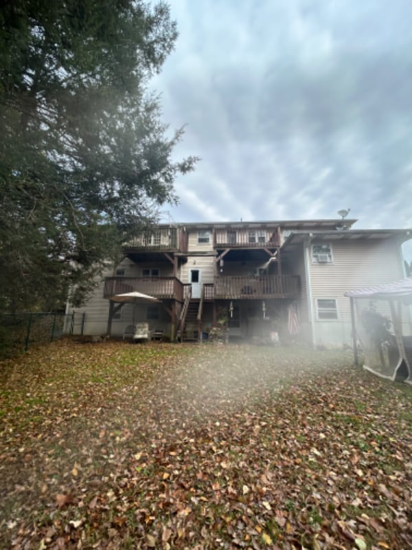 190 French St, Unit E in Watertown, CT - Foto de edificio - Building Photo